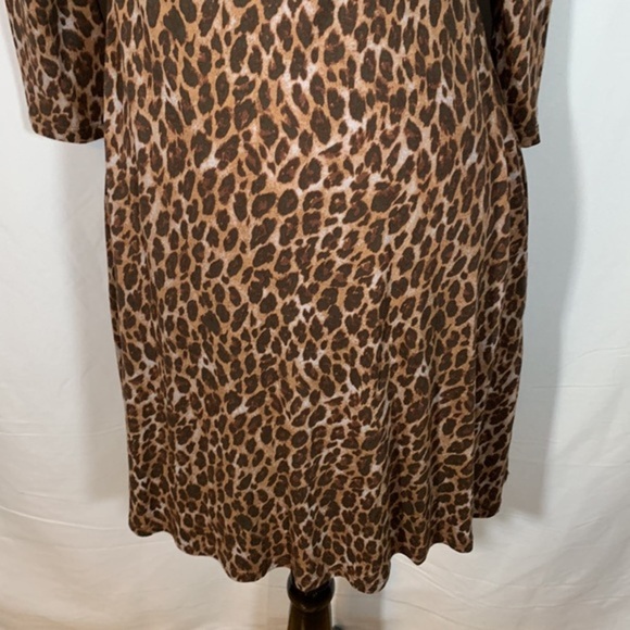 Urban Outfitters Cheetah Print V-Neck Midi Dress NWT - Picture 4 of 10